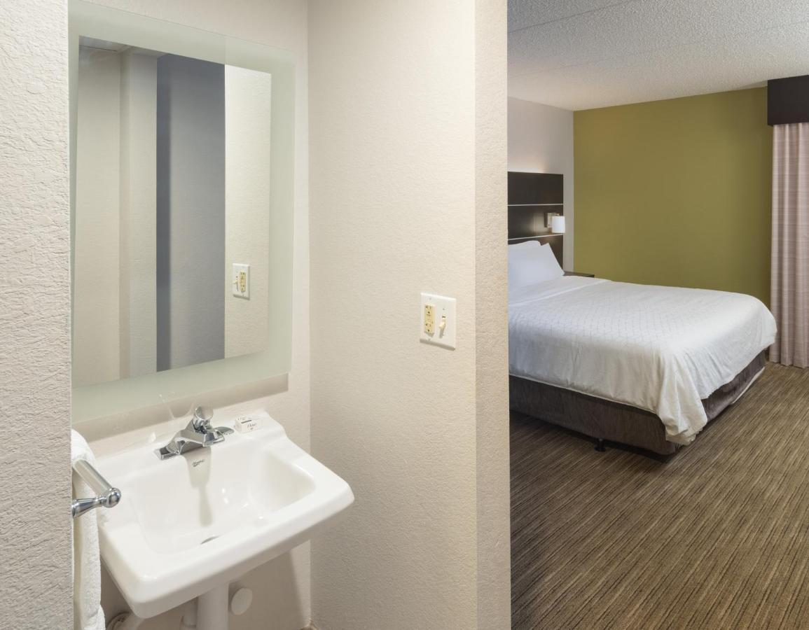 Holiday Inn Express Rochester - Greece By Ihg Exterior photo