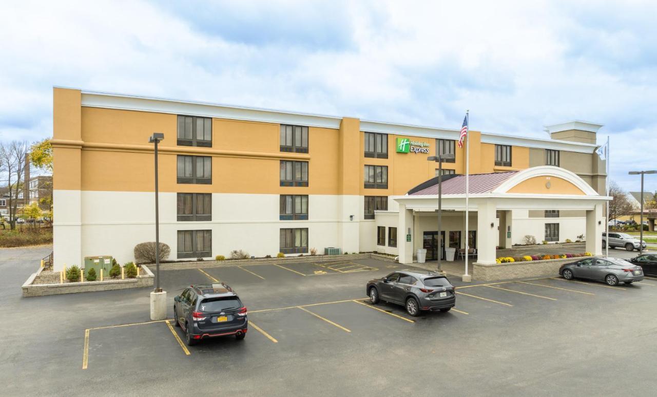 Holiday Inn Express Rochester - Greece By Ihg Exterior photo