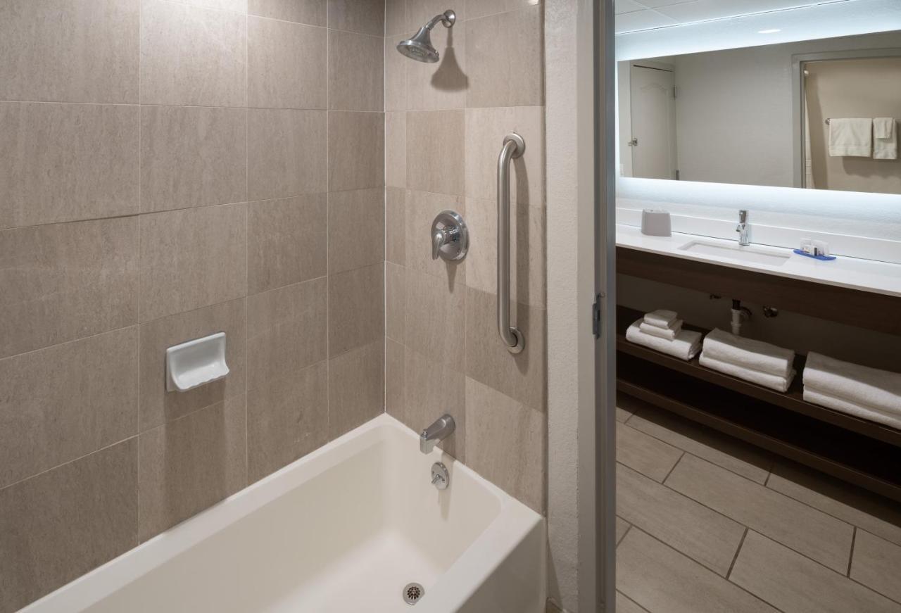 Holiday Inn Express Rochester - Greece By Ihg Exterior photo