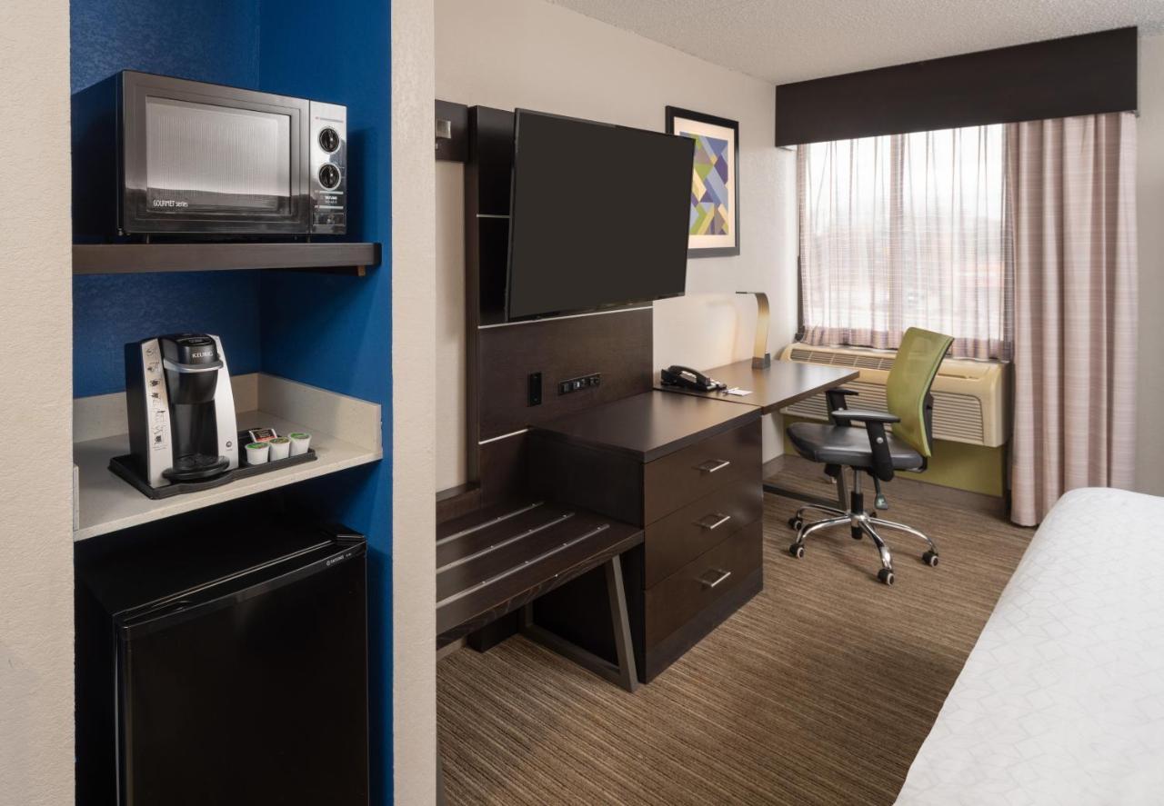 Holiday Inn Express Rochester - Greece By Ihg Exterior photo