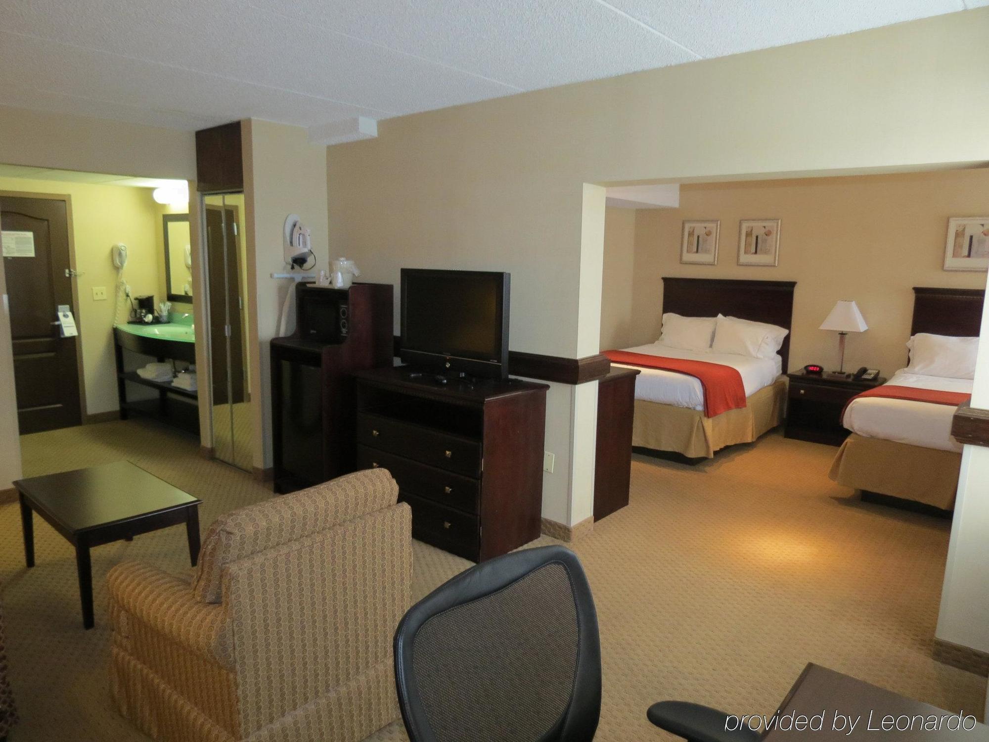 Holiday Inn Express Rochester - Greece By Ihg Exterior photo